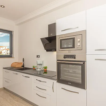 Lovely In With Sauna Шибеник