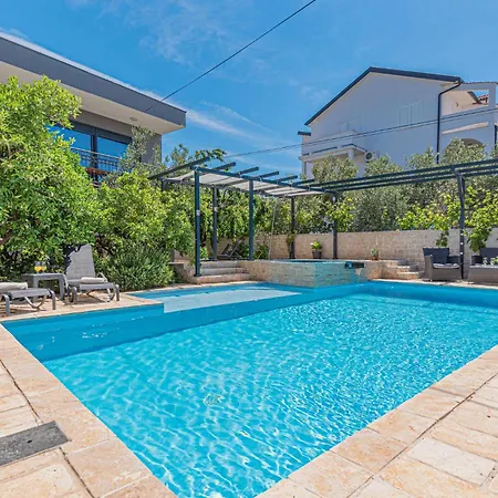 Lovely In With Sauna * Шибеник