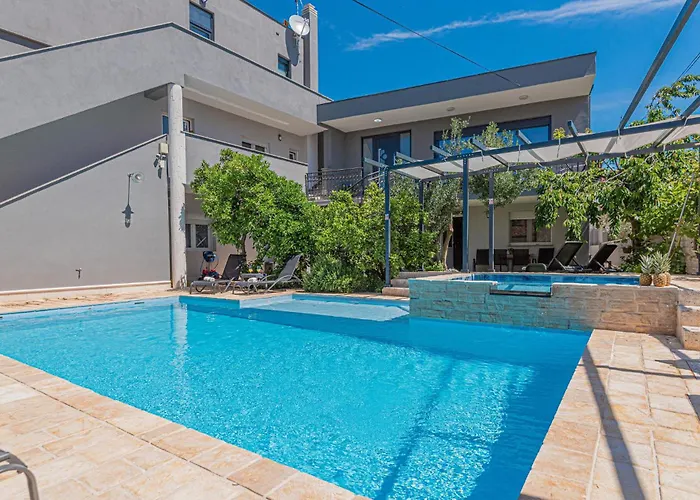 Апартаменты Lovely In With Sauna