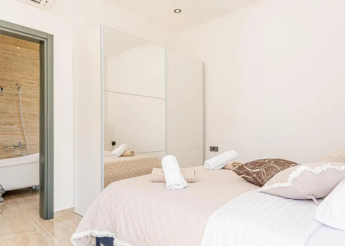 Lovely In With Sauna * שיבניק