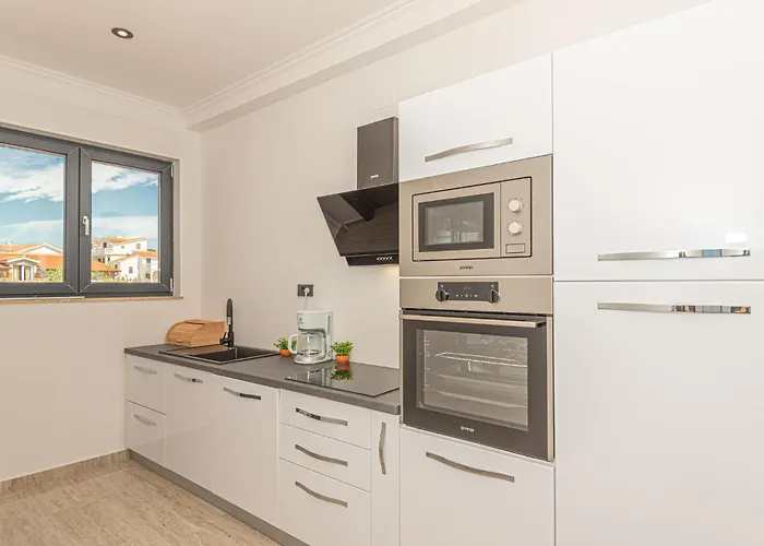 Lovely In With Sauna Шибеник