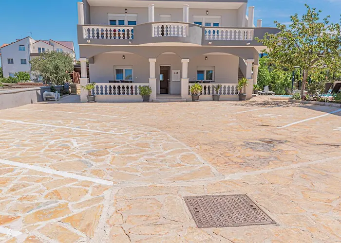 Lovely In With Sauna Шибеник