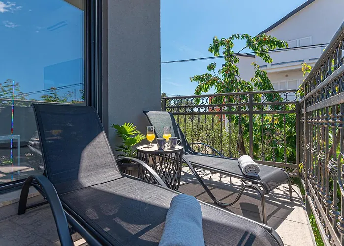 Lovely In With Sauna Апартаменты