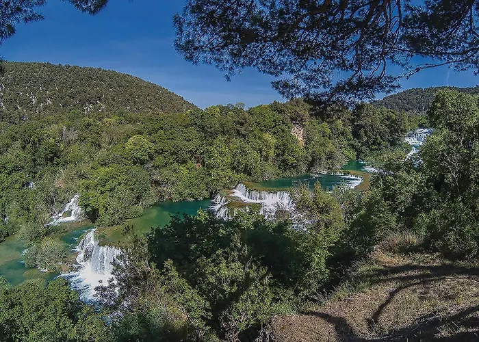 Lovely In With Sauna דירה שיבניק