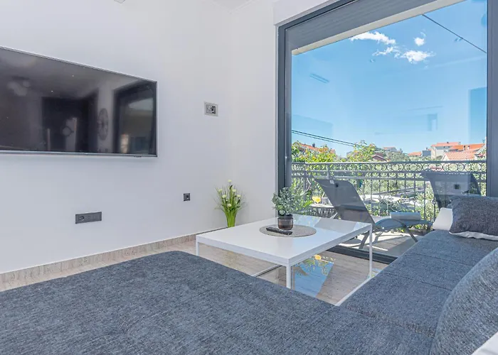 Lovely In With Sauna * שיבניק